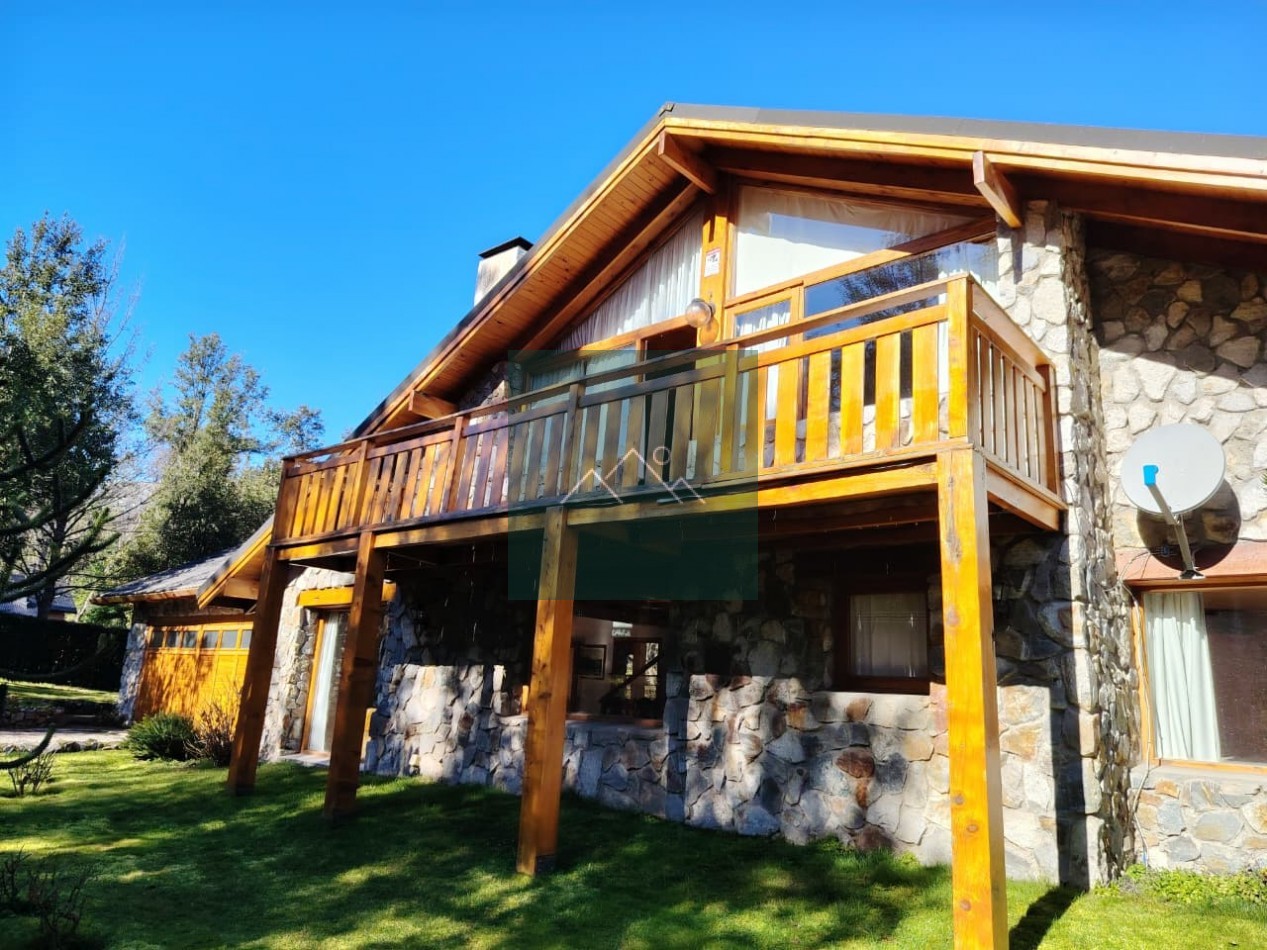 HERMOSA CASA EN VENTA - LOMAS DE CORRENTOSO