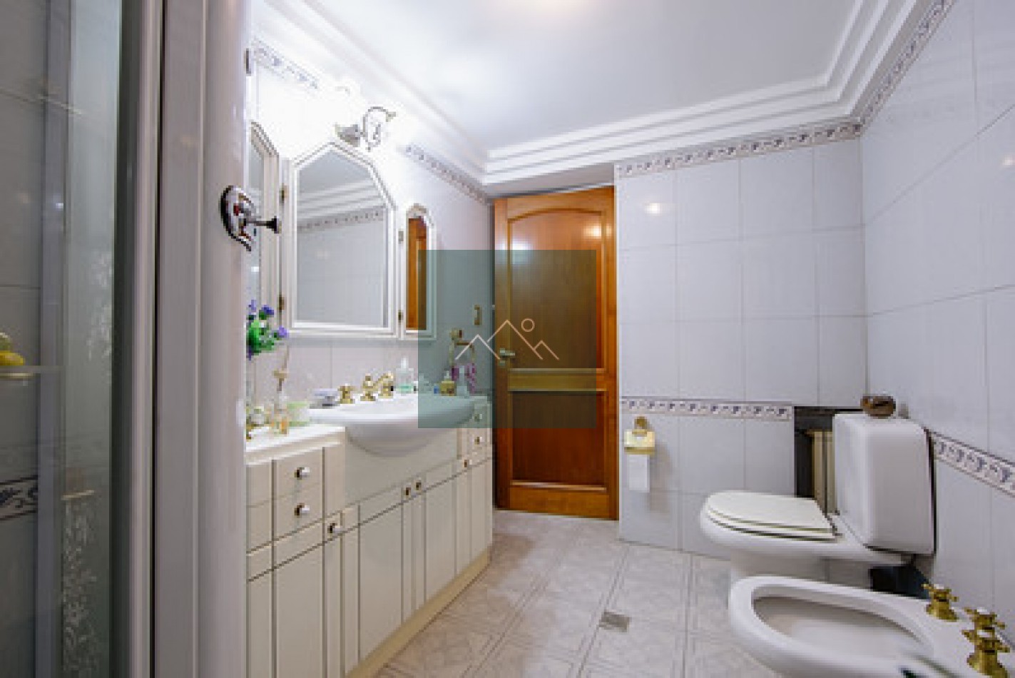 PROPIEDAD DESTACADA CON CARACTERISTICAS MUY IMPORTANTES EN SU CONSTRUCCION