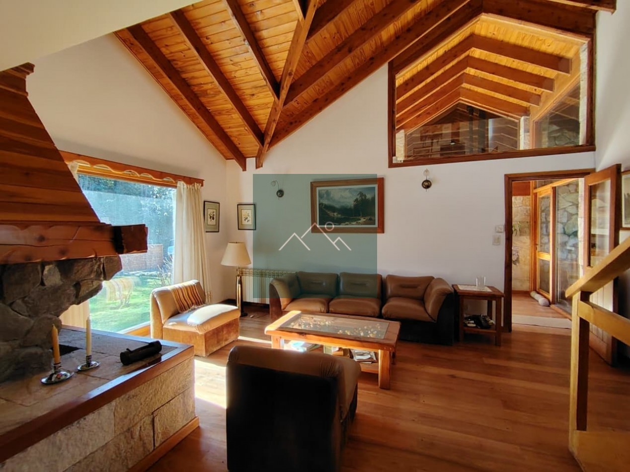 HERMOSA CASA EN VENTA - LOMAS DE CORRENTOSO