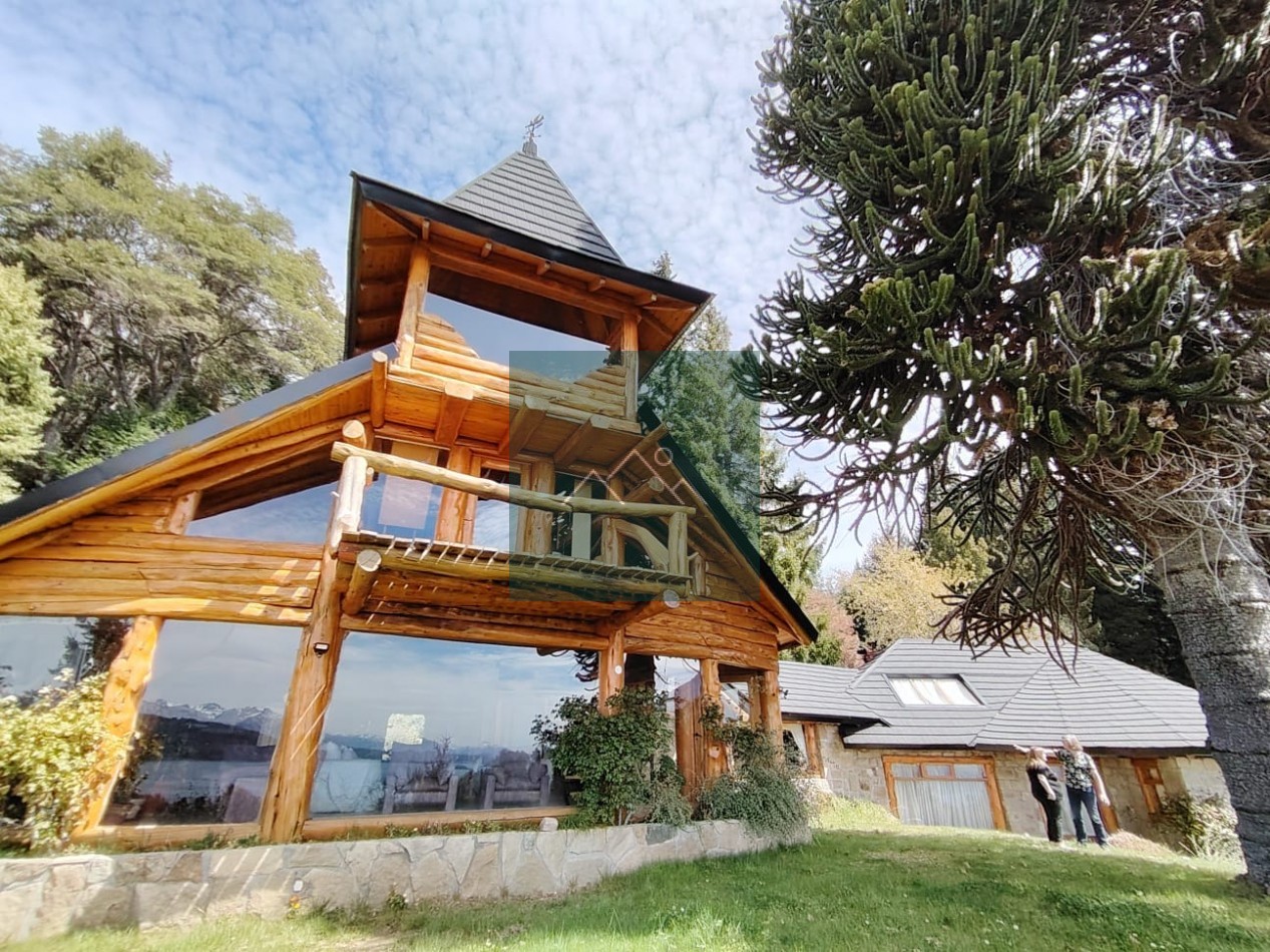 CASA EXCLUSIVA EN VENTA EN BARILOCHE