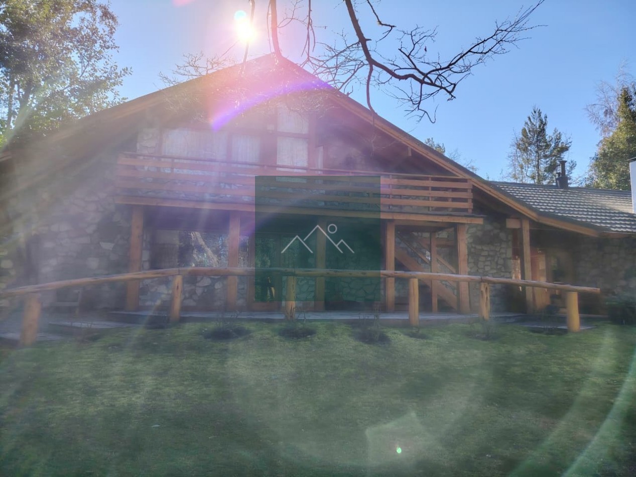 HERMOSA CASA EN VENTA - LOMAS DE CORRENTOSO