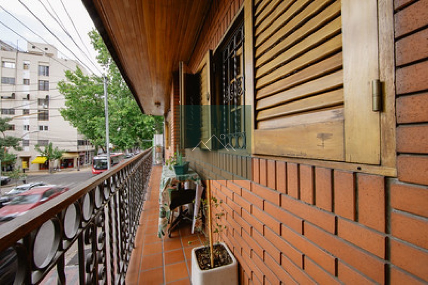 PROPIEDAD DESTACADA CON CARACTERISTICAS MUY IMPORTANTES EN SU CONSTRUCCION