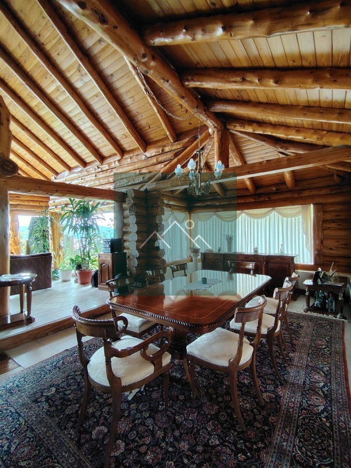 CASA EXCLUSIVA EN VENTA EN BARILOCHE