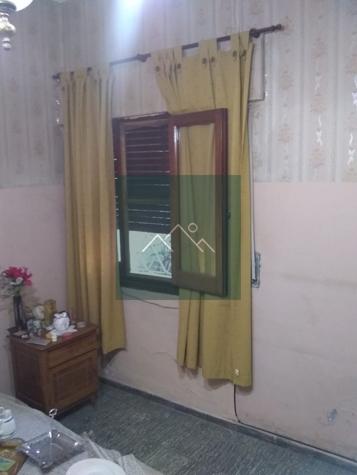 VENTA HERMOSO CHALET- A CINCO CUADRAS DEL KM 0-A UN PASO DE TRIBUNALES-HOSPITAL-COLEGIO Y CENTRO COMECIAL - OFICINA MUNICIPAL