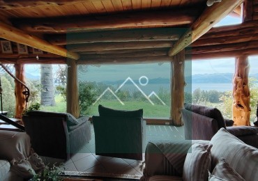 CASA EXCLUSIVA EN VENTA EN BARILOCHE
